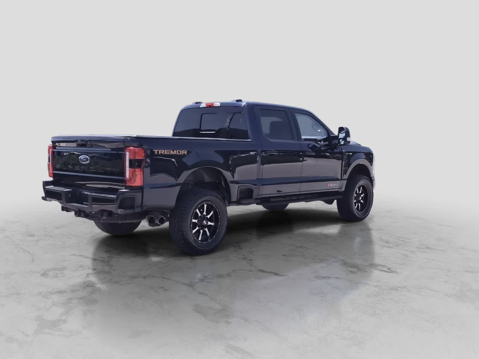 Used 2023 Ford F350 Lariat w/ Lariat Ultimate Package AWD/4WD image 8