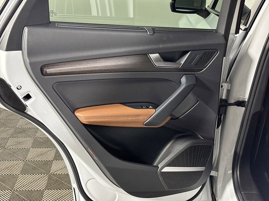 Used 2023 Audi Q5 e Prestige w/ Prestige Package image 20