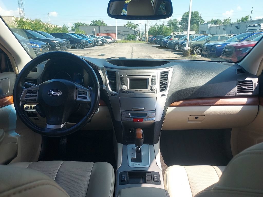 Used 2014 Subaru Outback 2.5i Limited w/ Moonroof Package AWD/4WD image 9