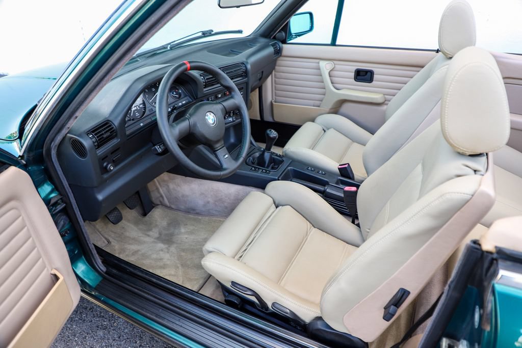Used 1992 BMW 325i Convertible RWD image 23