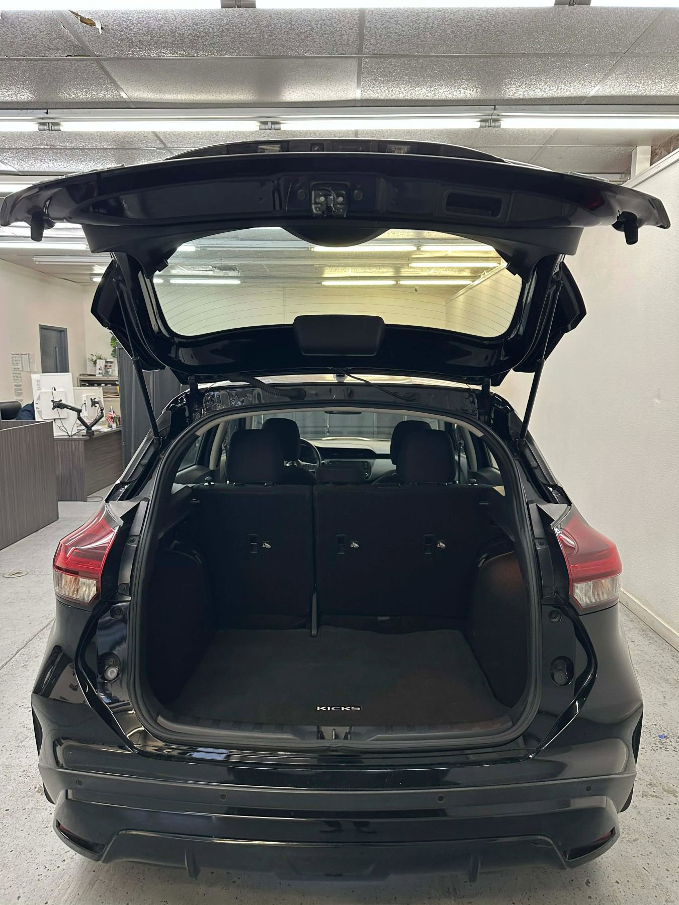 Used 2023 Nissan Kicks SV image 48