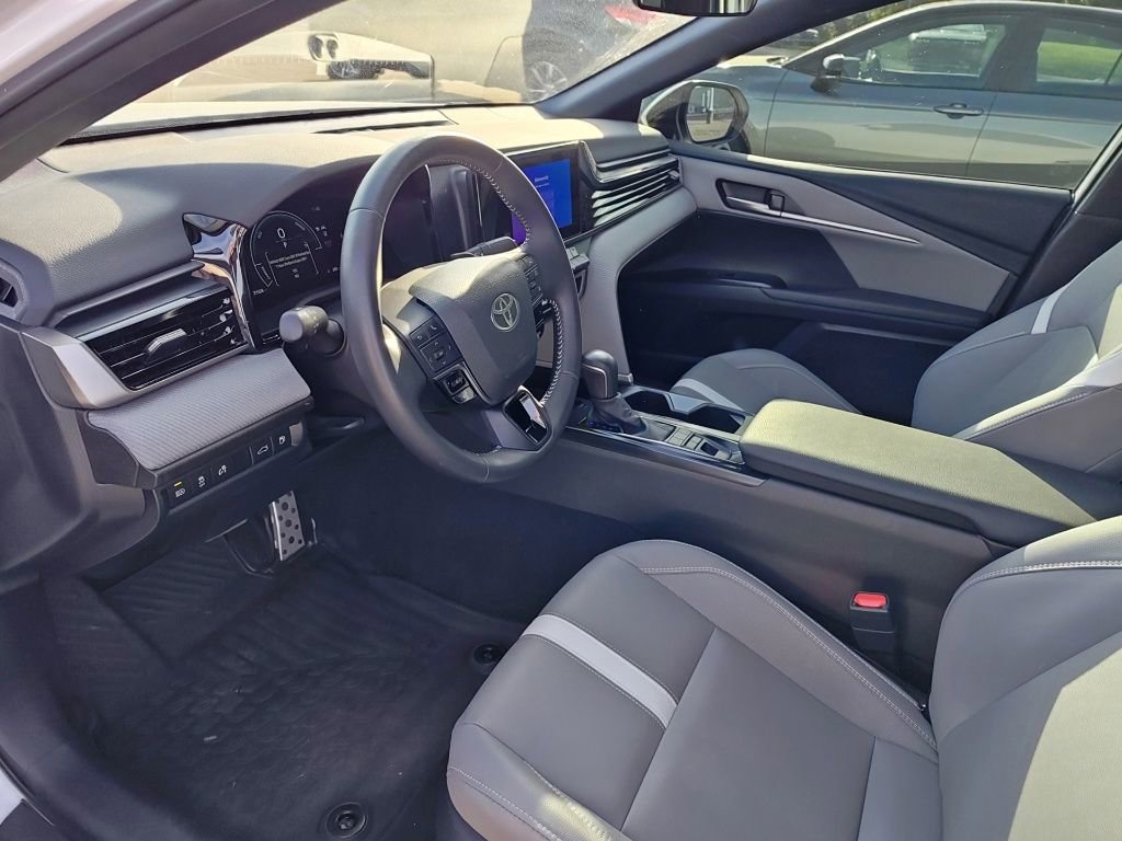 Used 2025 Toyota Camry SE AWD/4WD image 8