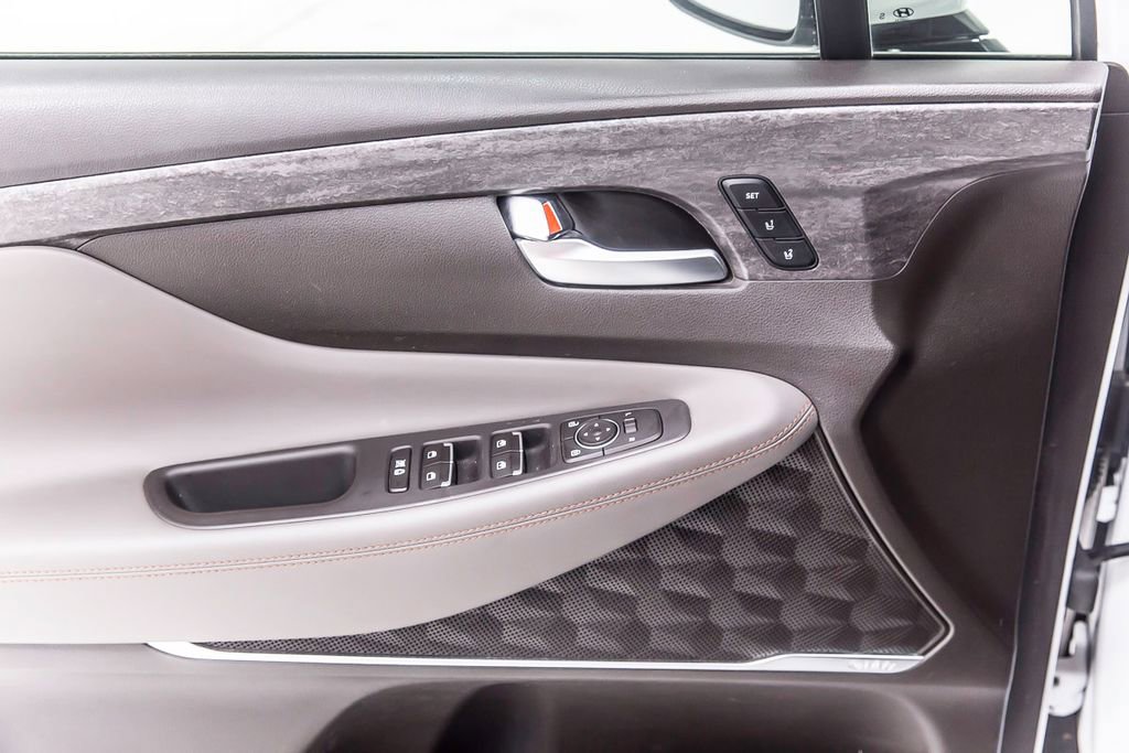 Used 2020 Hyundai Santa Fe Limited image 21