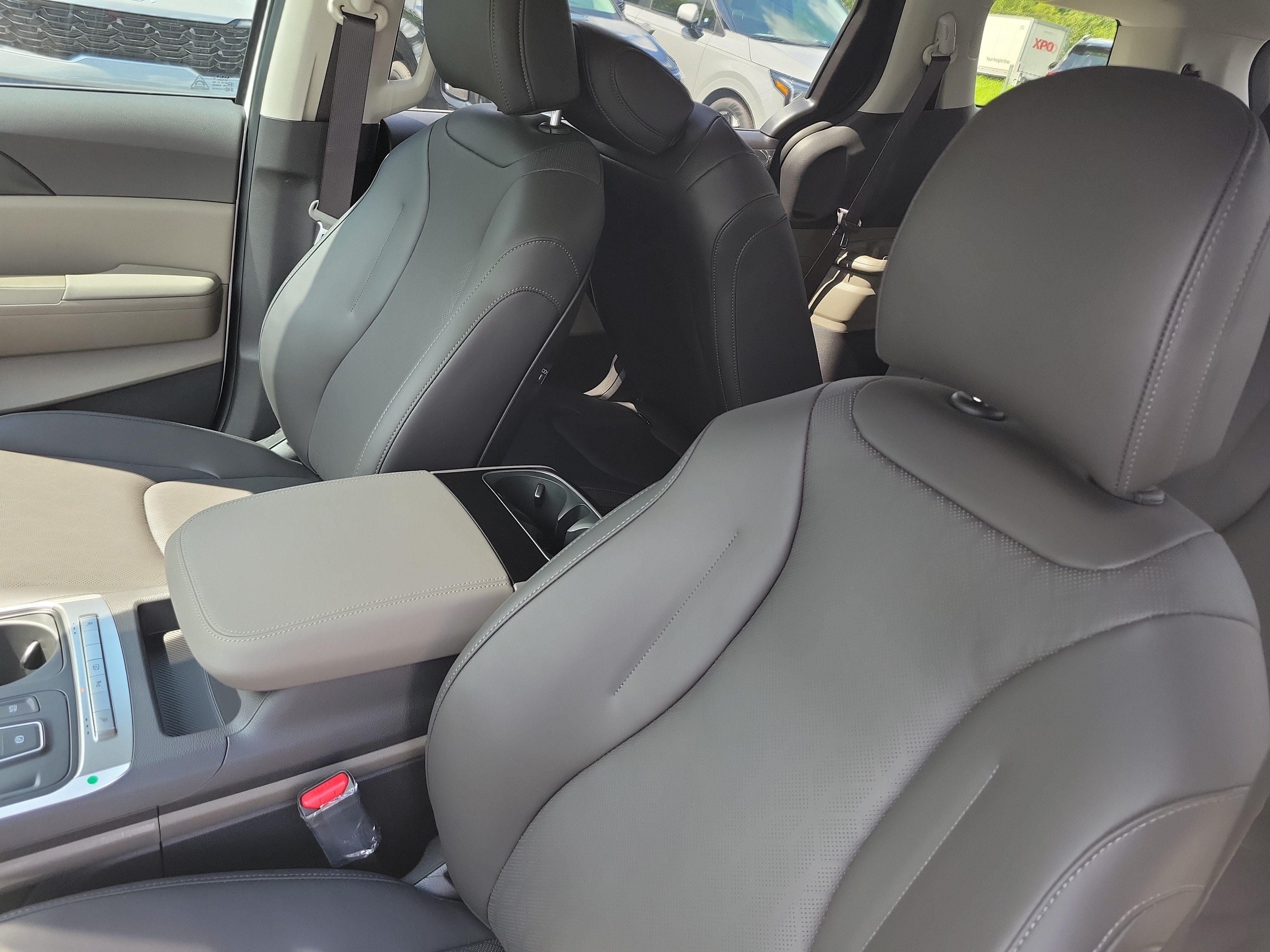 New 2026 Kia Carnival LXS FWD image 15