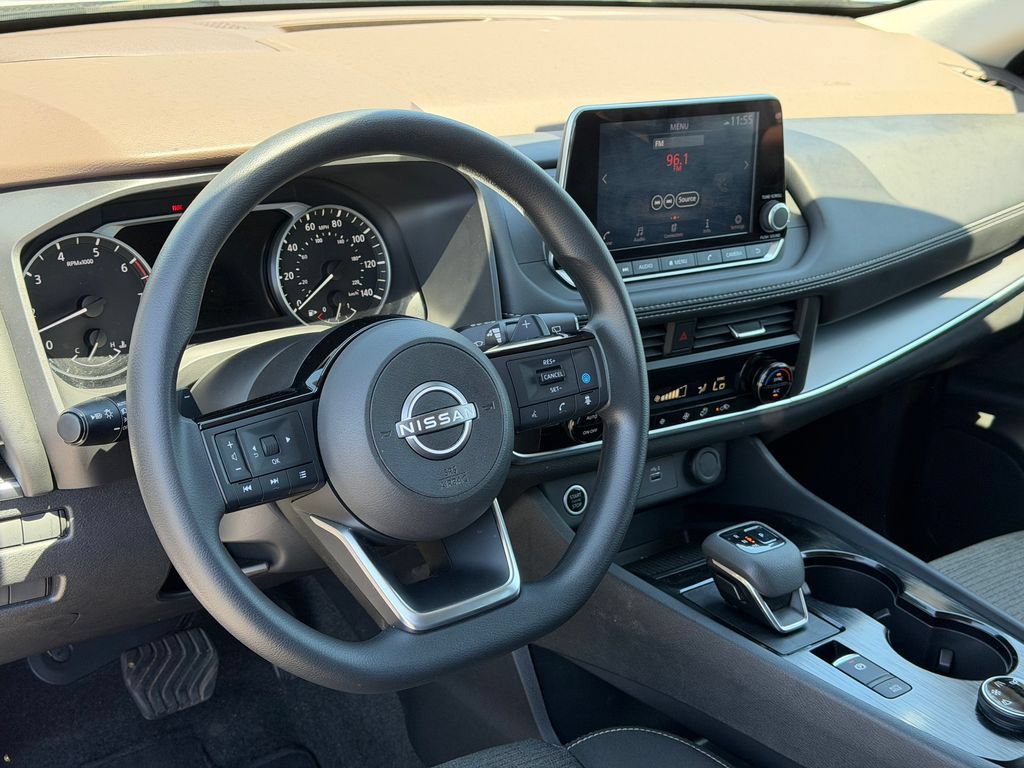 Used 2023 Nissan Rogue SV AWD/4WD image 24