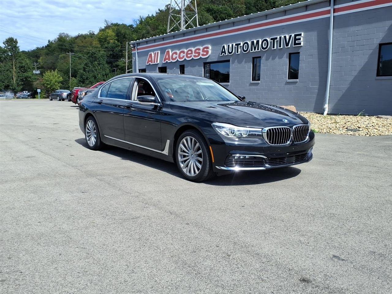 Used 2017 BMW 740i xDrive AWD/4WD image 2