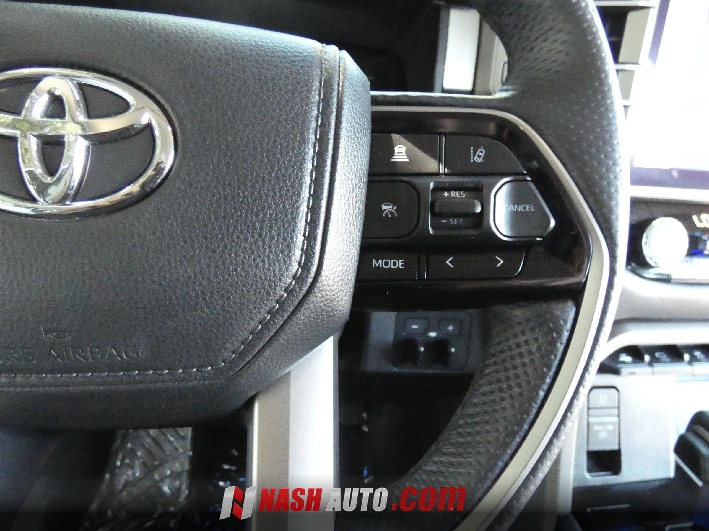 Used 2024 Toyota Tundra Limited AWD/4WD image 59
