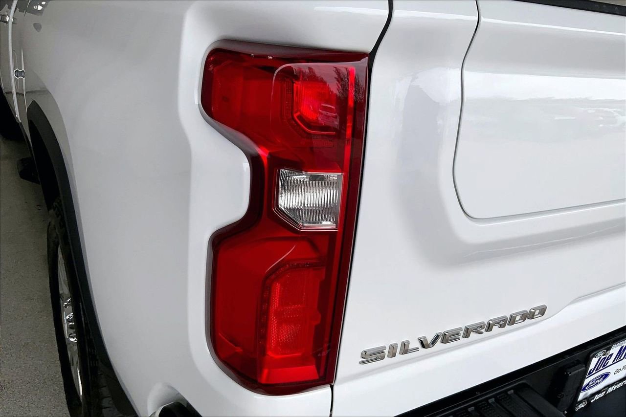 Used 2024 Chevrolet Silverado 2500 High Country w/ High Country Premium Package image 29