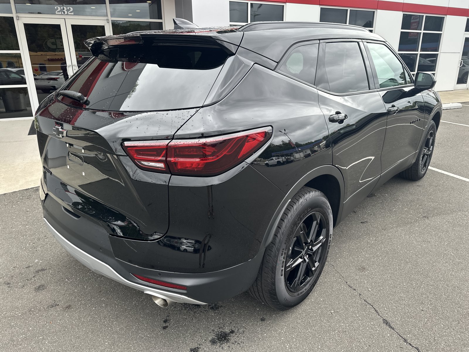 Used 2024 Chevrolet Blazer LT w/ Convenience Package FWD image 8