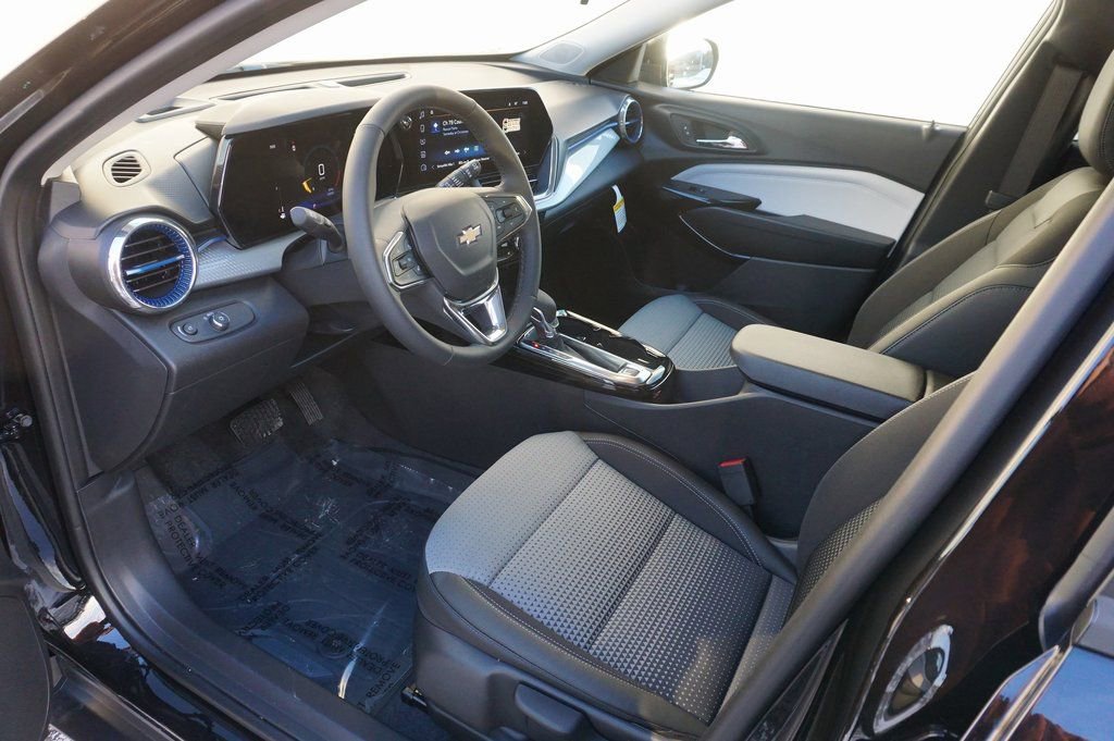 New 2026 Chevrolet Trax LT w/ Driver Confidence Package image 9