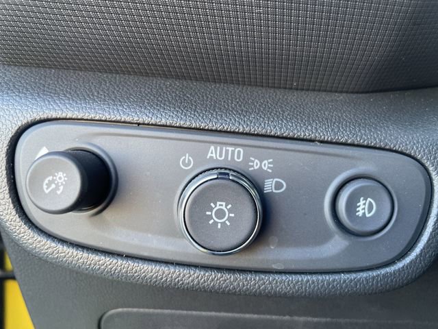 Used 2023 Chevrolet TrailBlazer RS w/ Sun and Liftgate Package image 17