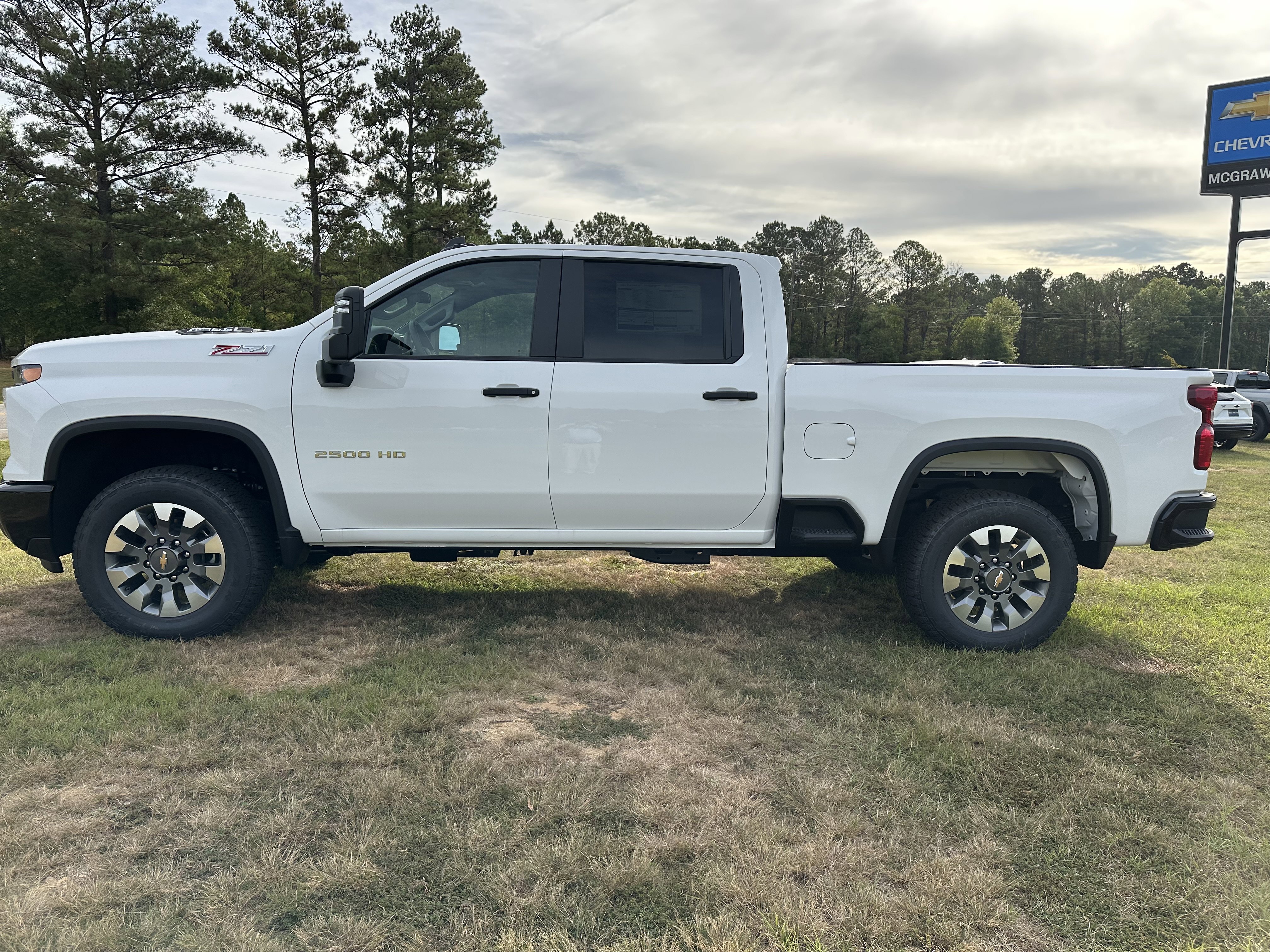 New 2026 Chevrolet Silverado 2500 Custom w/ Custom Convenience Package image 1