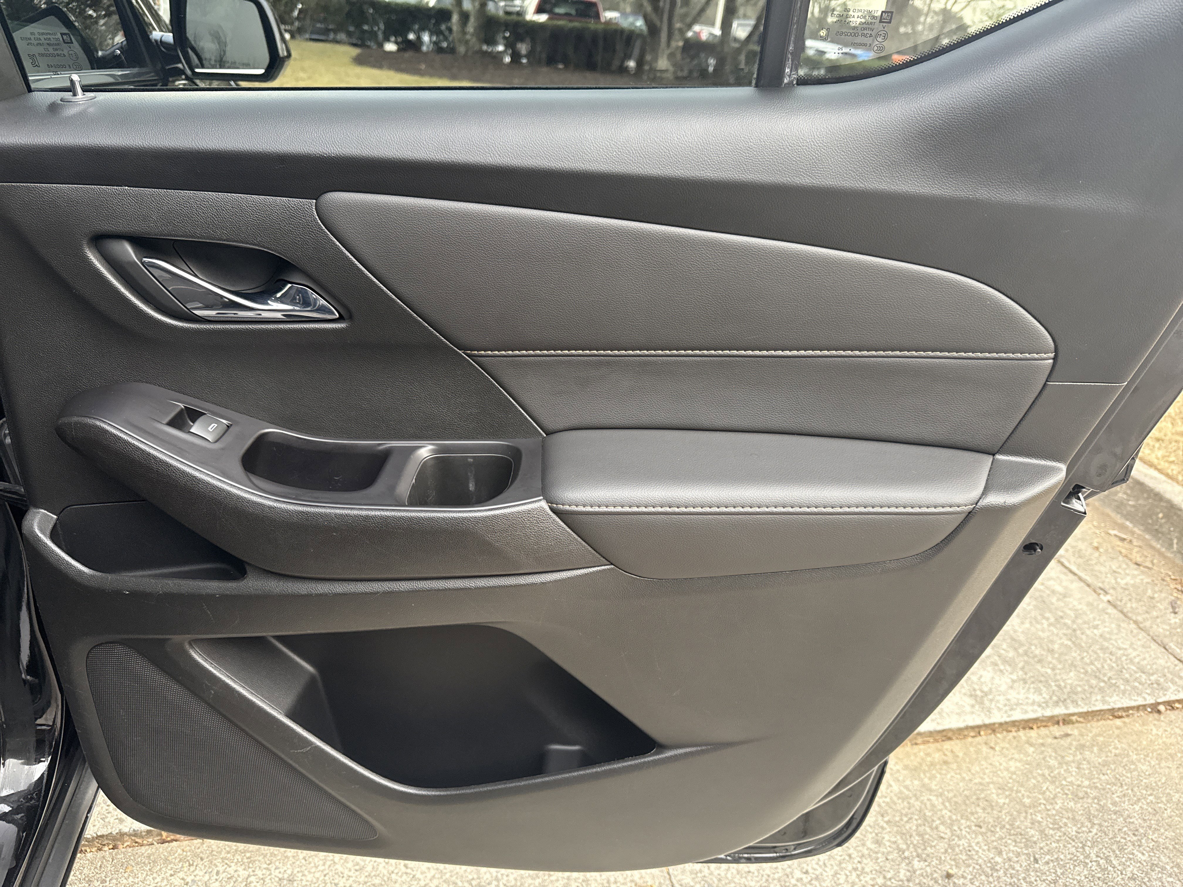 Used 2020 Chevrolet Traverse LS w/ LPO, Blackout Package image 16