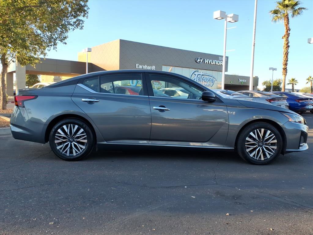 Used 2024 Nissan Altima 2.5 SV image 6