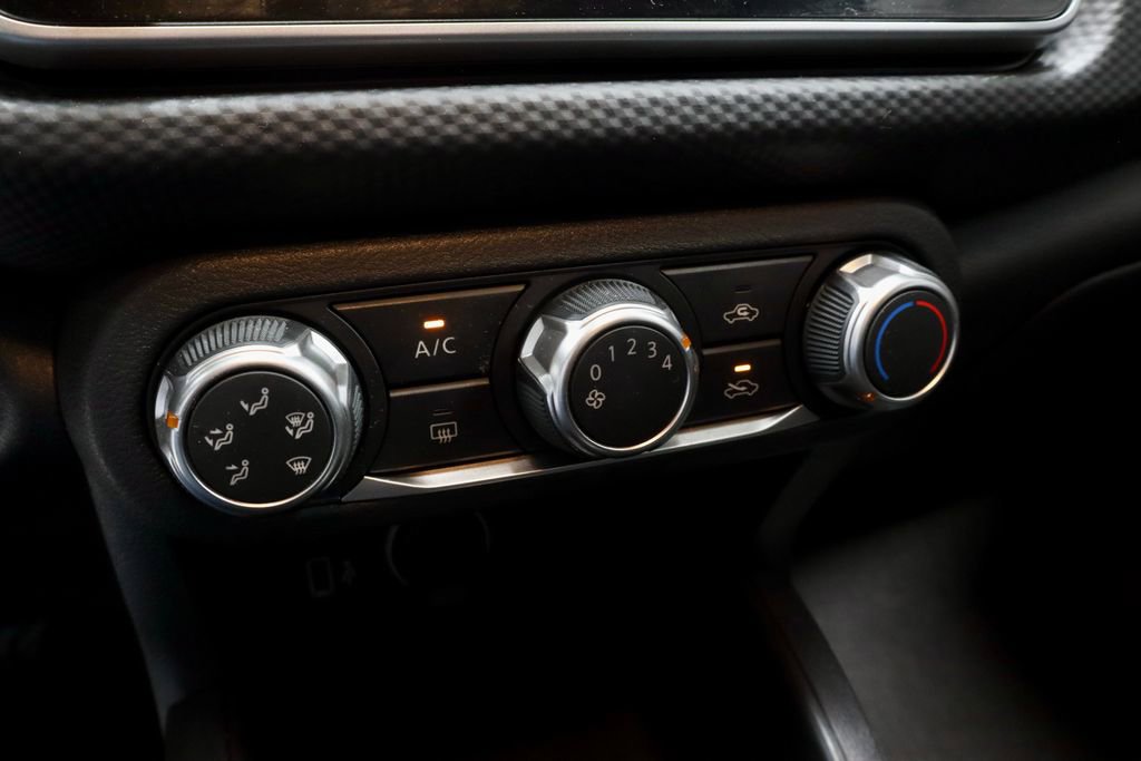 Certified 2025 Nissan Kicks Play S image 32