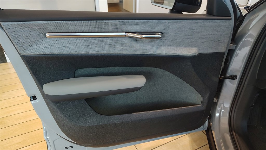 New 2026 Volvo EX30 Cross Country Ultra image 7