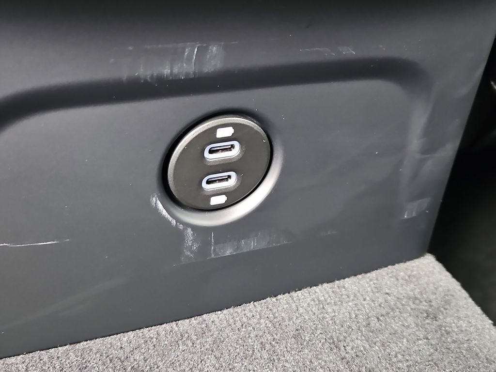 Certified 2025 Porsche Macan image 25