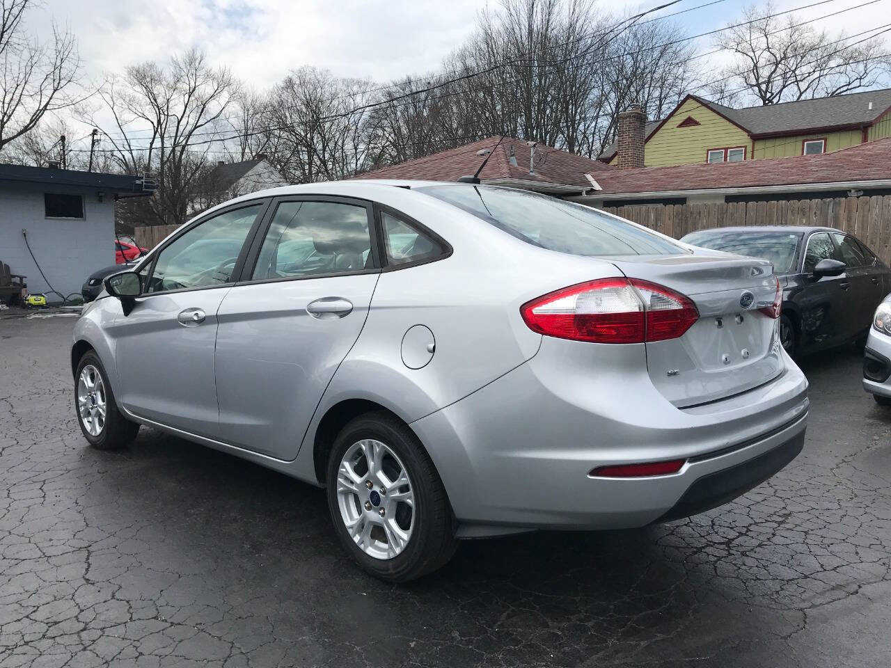 Used 2015 Ford Fiesta SE image 5