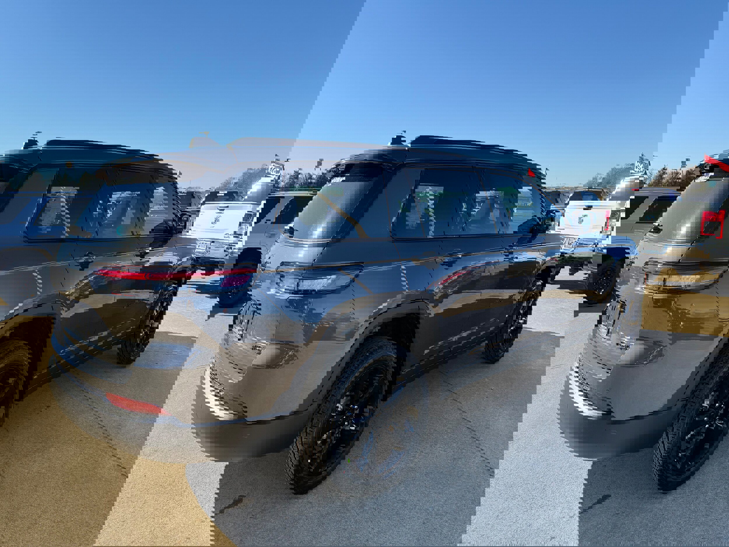 New 2025 Jeep Grand Cherokee L Limited w/ Luxury Tech Group II image 4