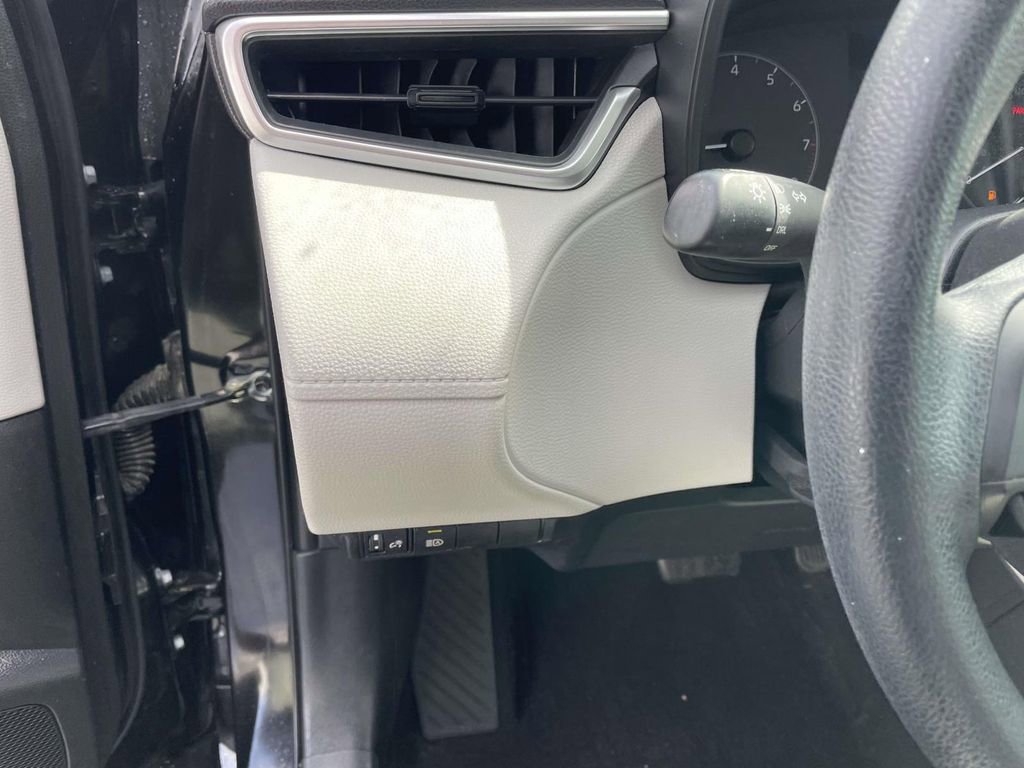 Used 2023 Toyota Corolla Cross L image 30