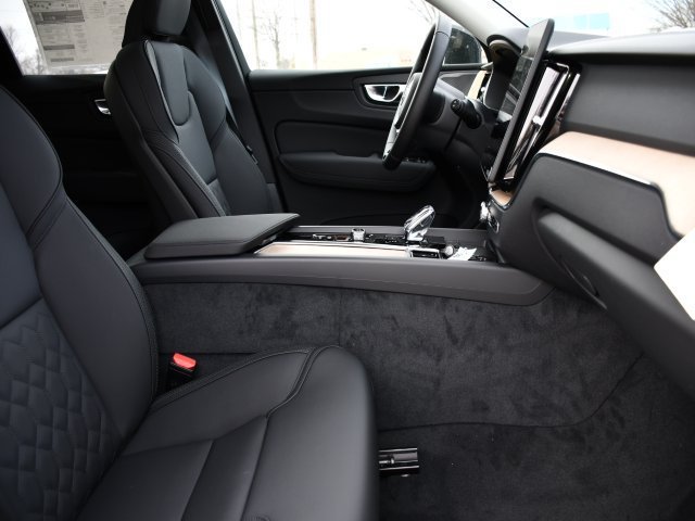 New 2026 Volvo XC60 T8 Plus w/ Protection Package Premier AWD/4WD image 30