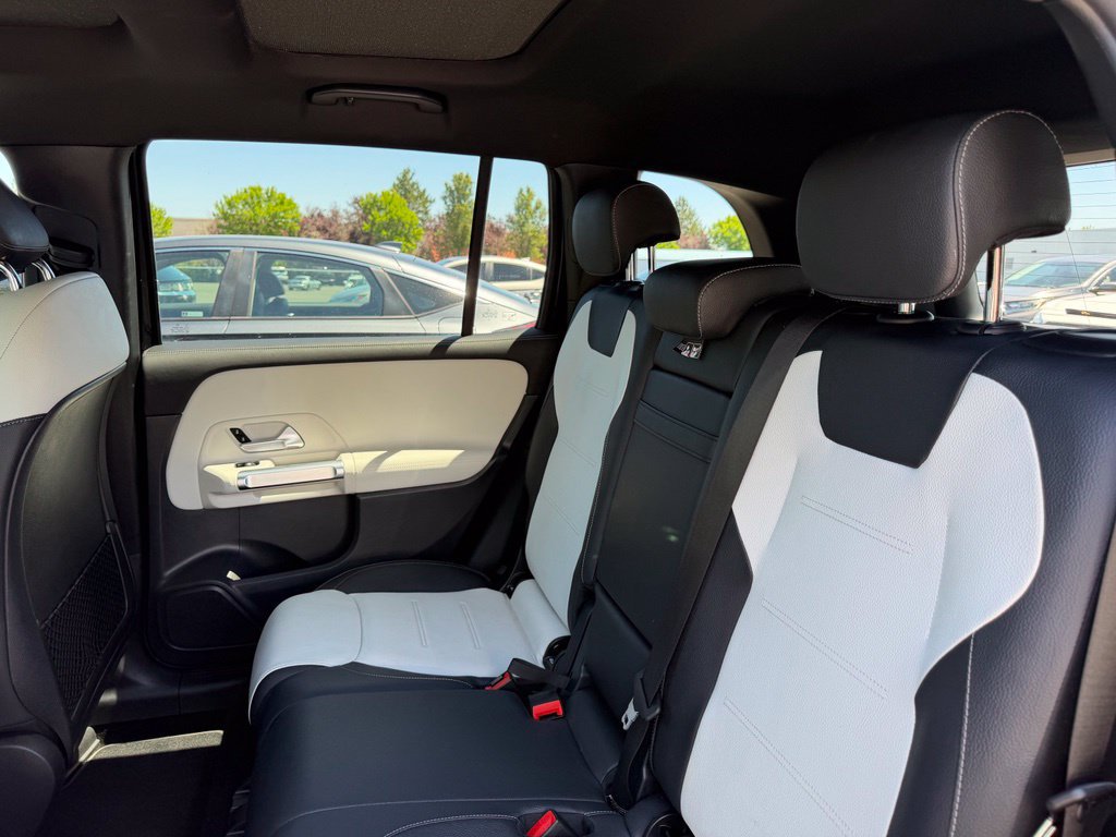 Used 2023 Mercedes-Benz GLB 250 4MATIC image 28