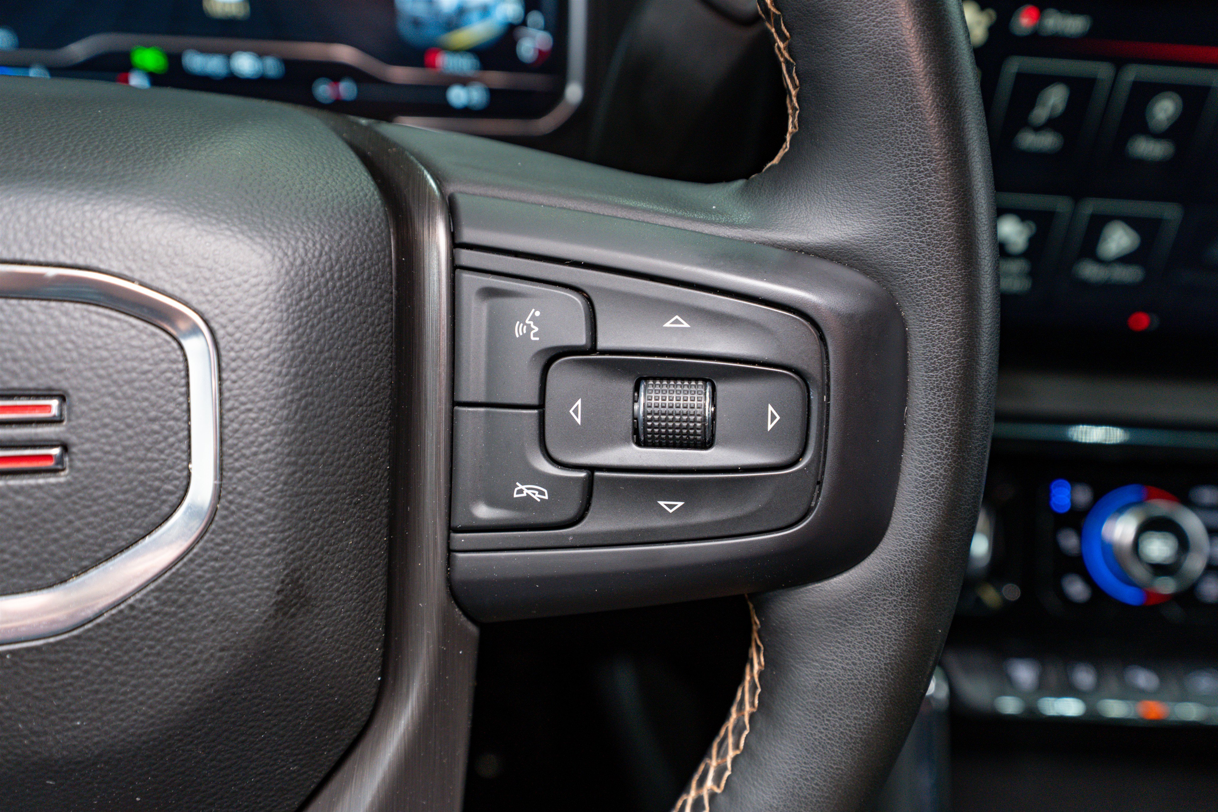 Used 2024 GMC Sierra 2500 AT4 image 30