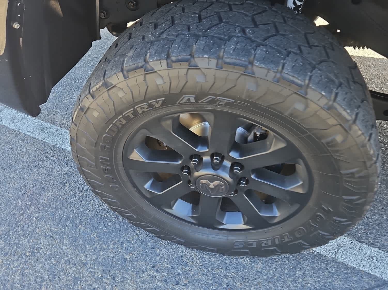 Used 2019 RAM 2500 Laramie AWD/4WD image 3