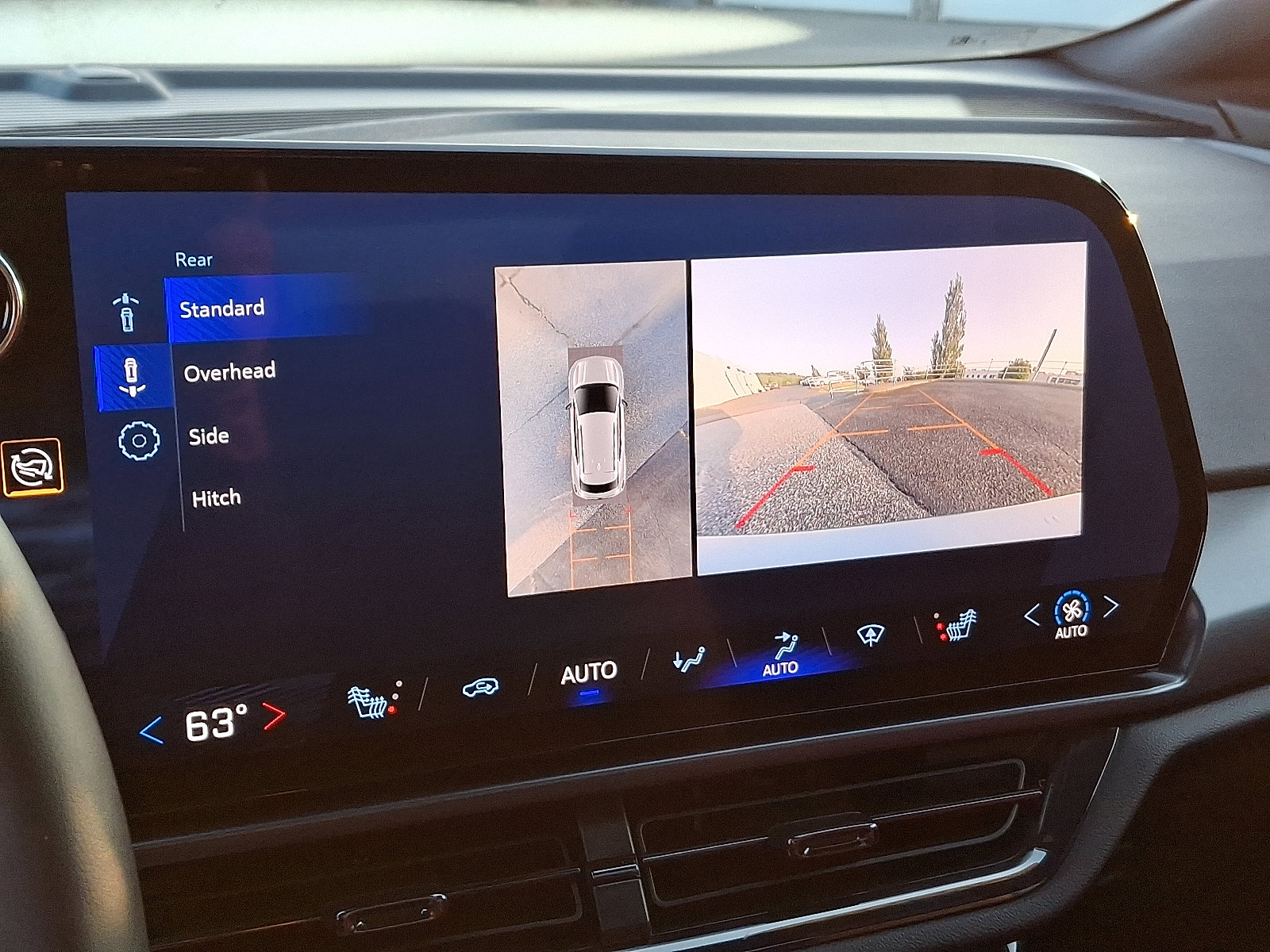 Used 2024 Chevrolet Equinox EV RS image 19