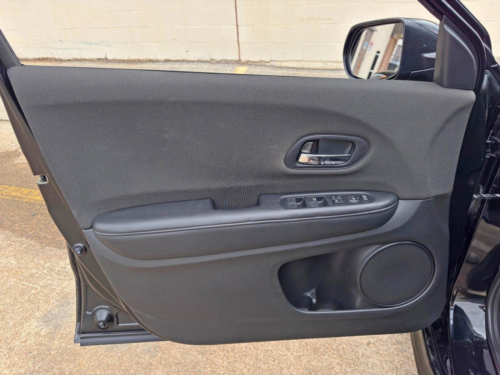 Used 2019 Honda HR-V Sport image 33