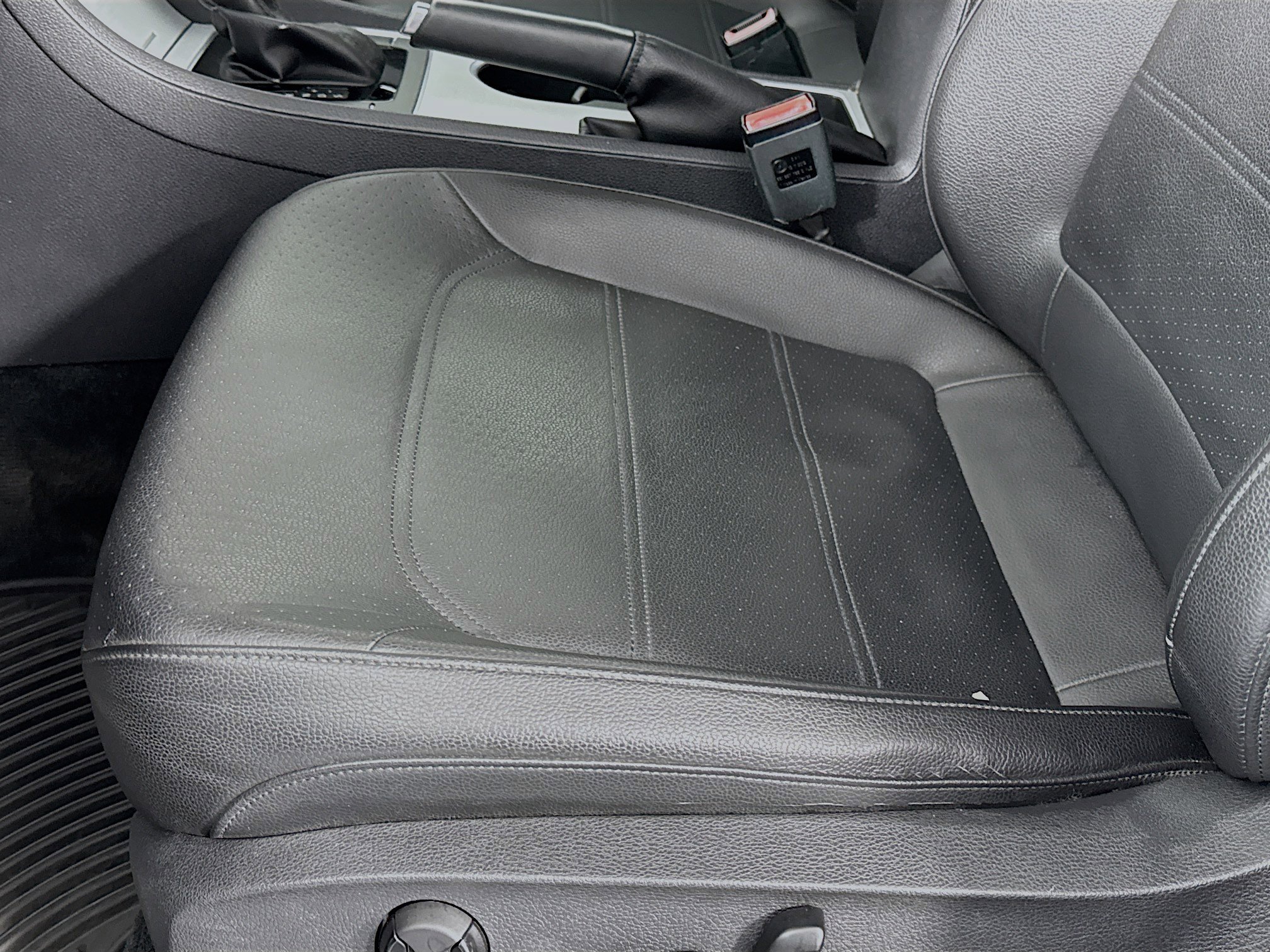 Used 2013 Volkswagen Passat 2.5 SE image 17