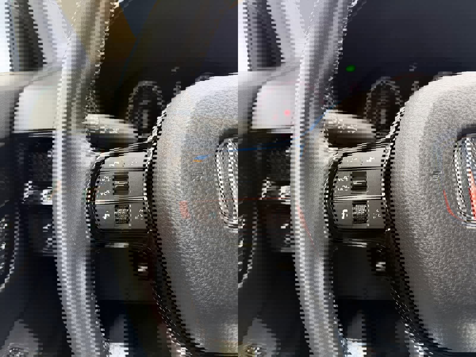 Used 2025 Honda CR-V EX-L image 13