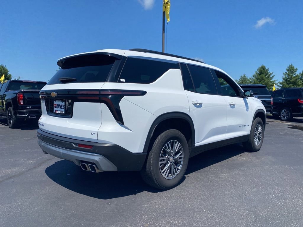 Used 2024 Chevrolet Traverse LT image 8