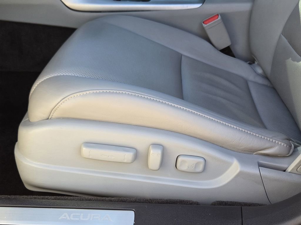 Used 2017 Acura TLX w/ Technology Package image 30