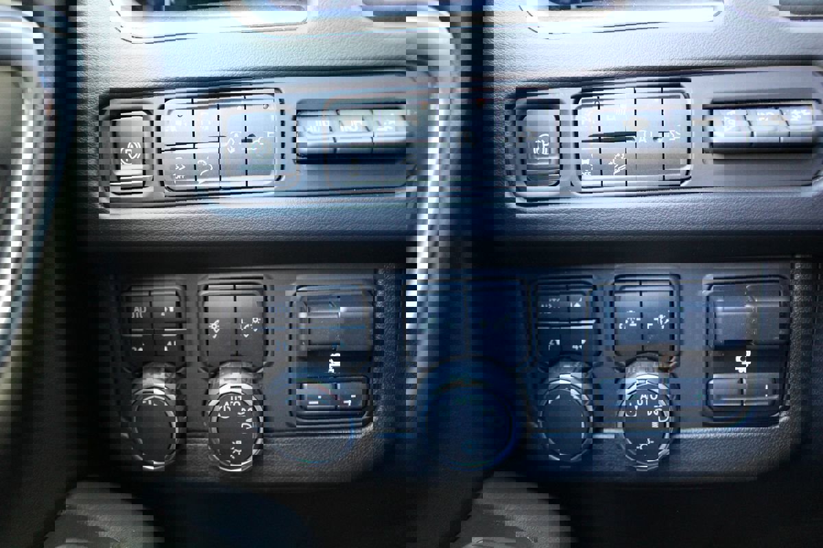 Used 2021 Chevrolet Tahoe Premier w/ Premium Package image 39