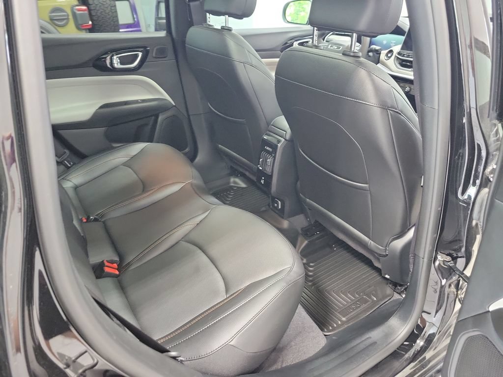 Certified 2024 Jeep Compass Limited w/ Elite Group AWD/4WD image 18