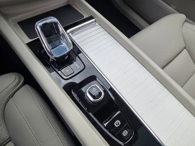 New 2026 Volvo XC60 B5 Ultra w/ Protection Package Premier image 22