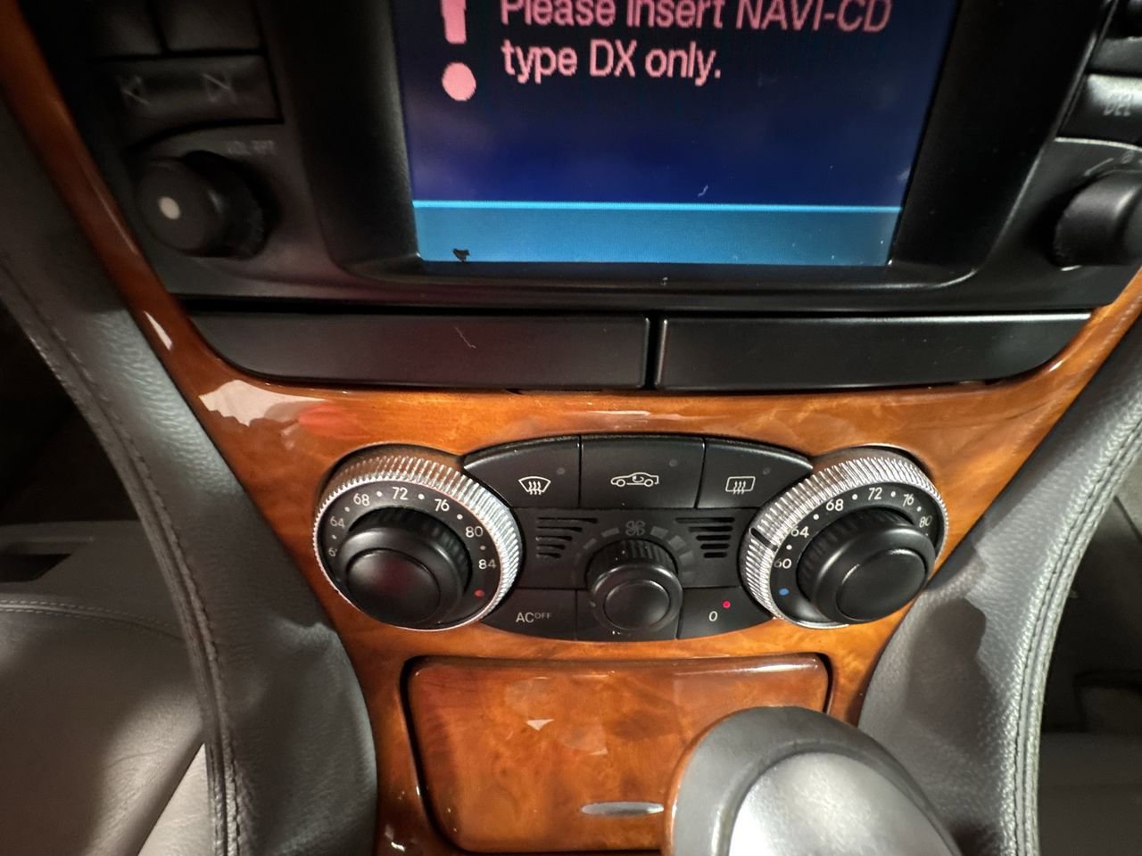 Used 2004 Mercedes-Benz SL 500 image 25