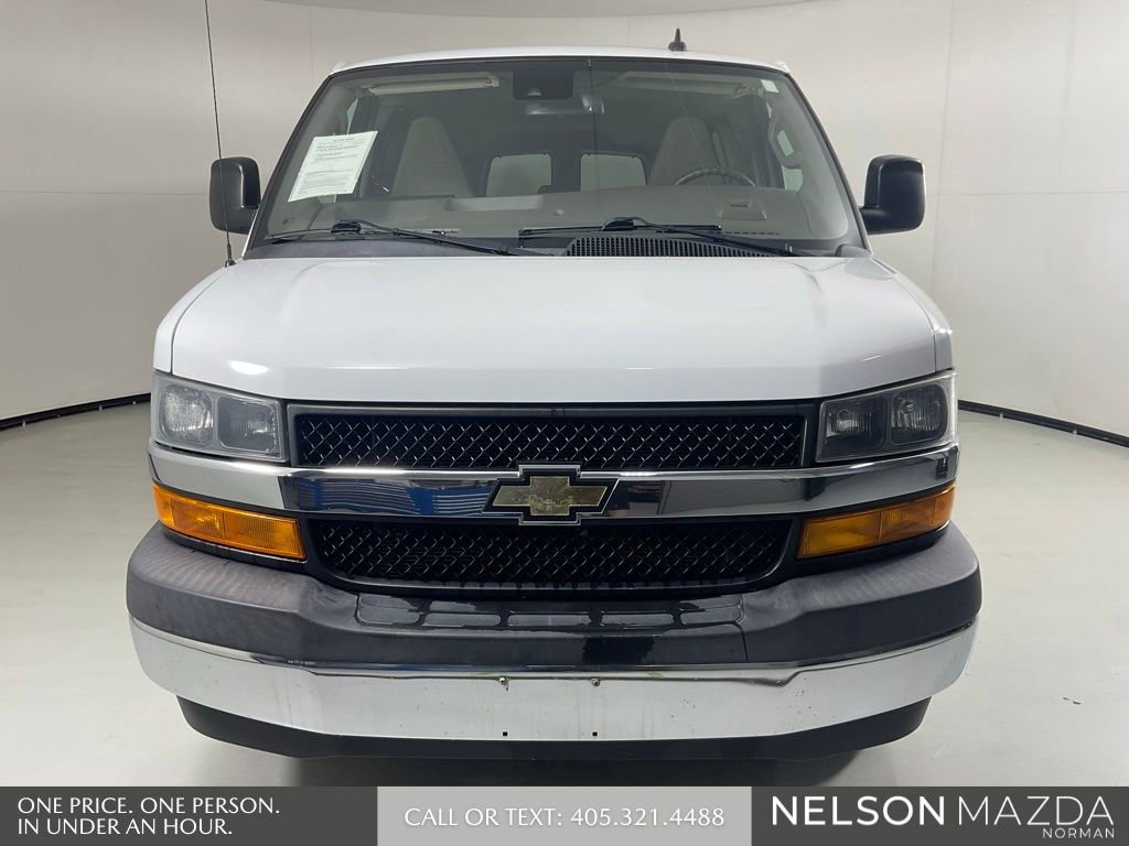 Used 2020 Chevrolet Express 3500 LT w/ LT Preferred Equipment Group RWD image 2