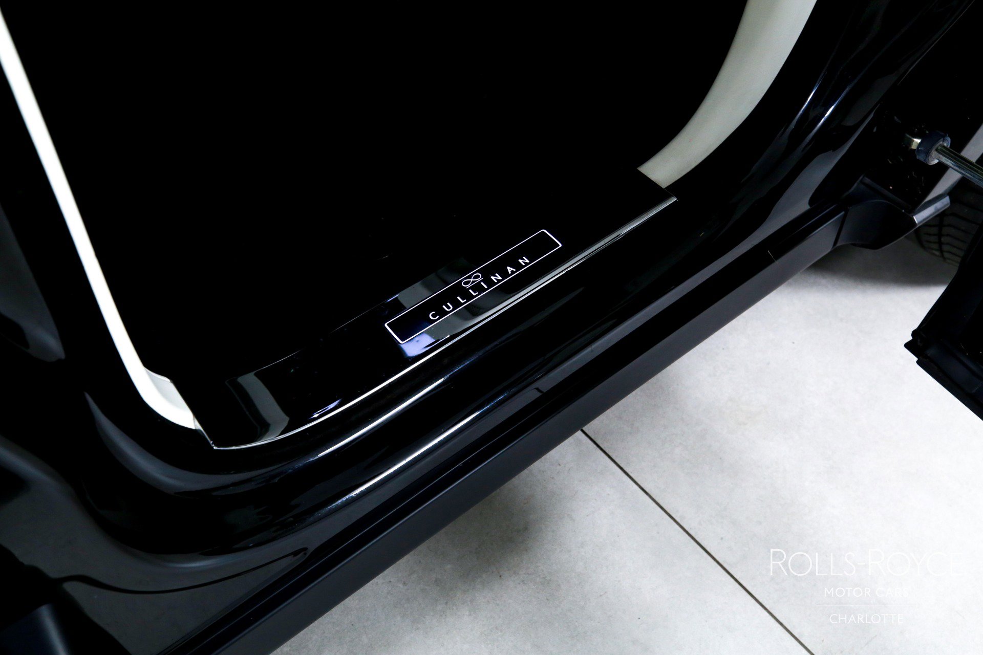 Used 2021 Rolls-Royce Cullinan Black Badge AWD/4WD image 26