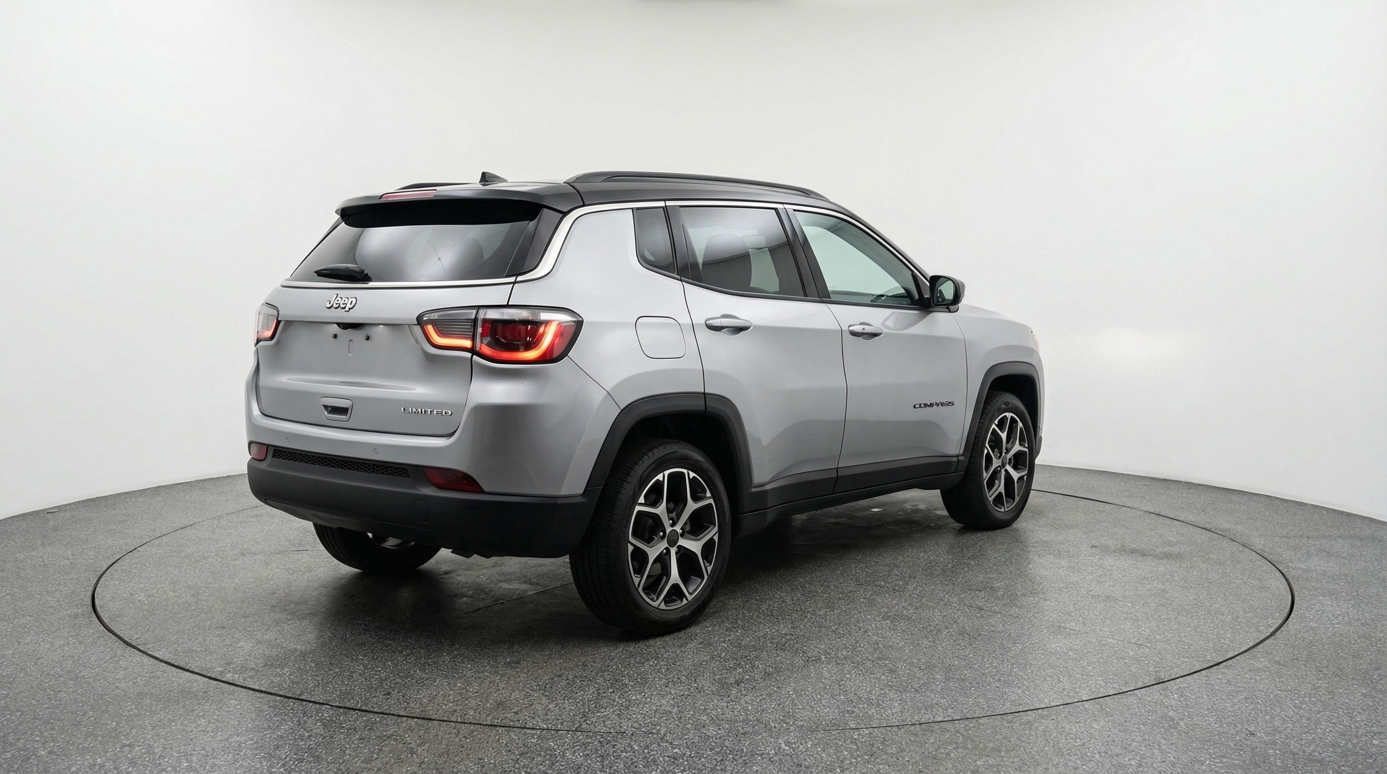 Used 2025 Jeep Compass Limited image 9