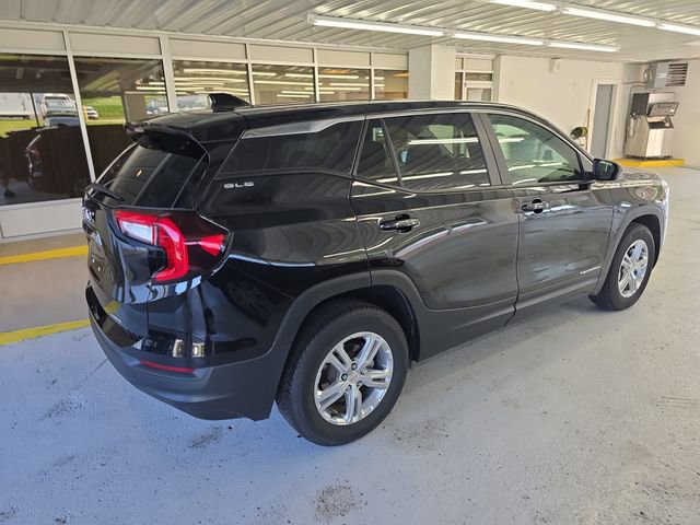 Used 2024 GMC Terrain SLE image 6