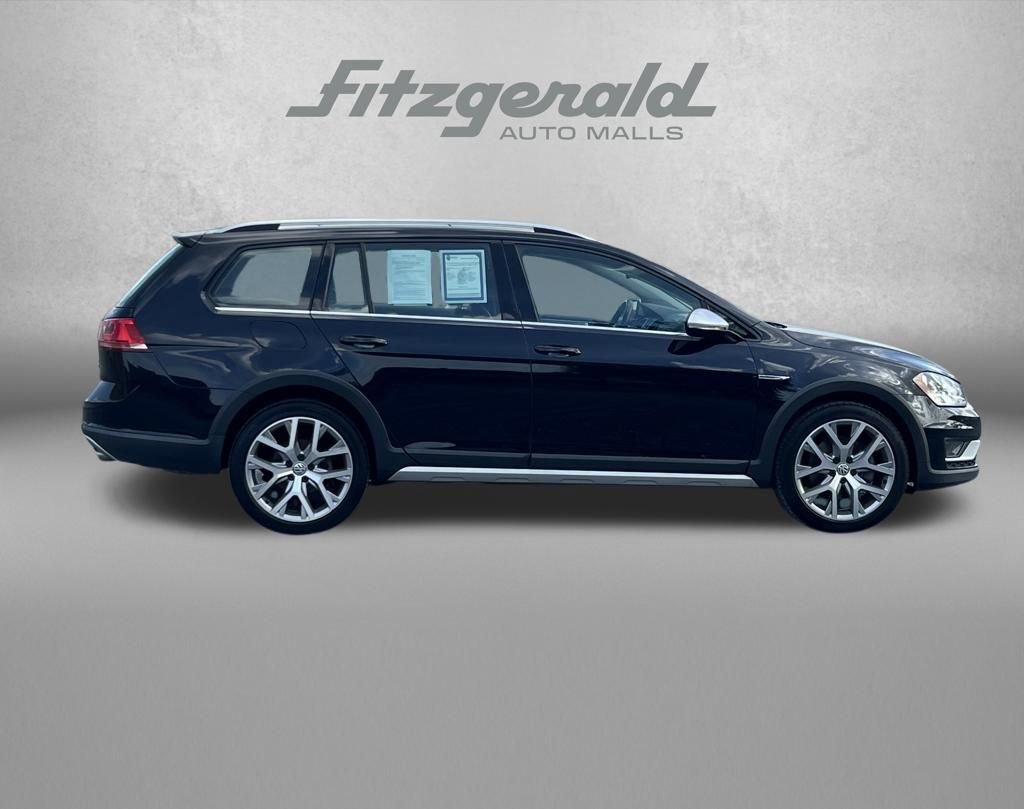Used 2017 Volkswagen Golf Alltrack SEL image 3