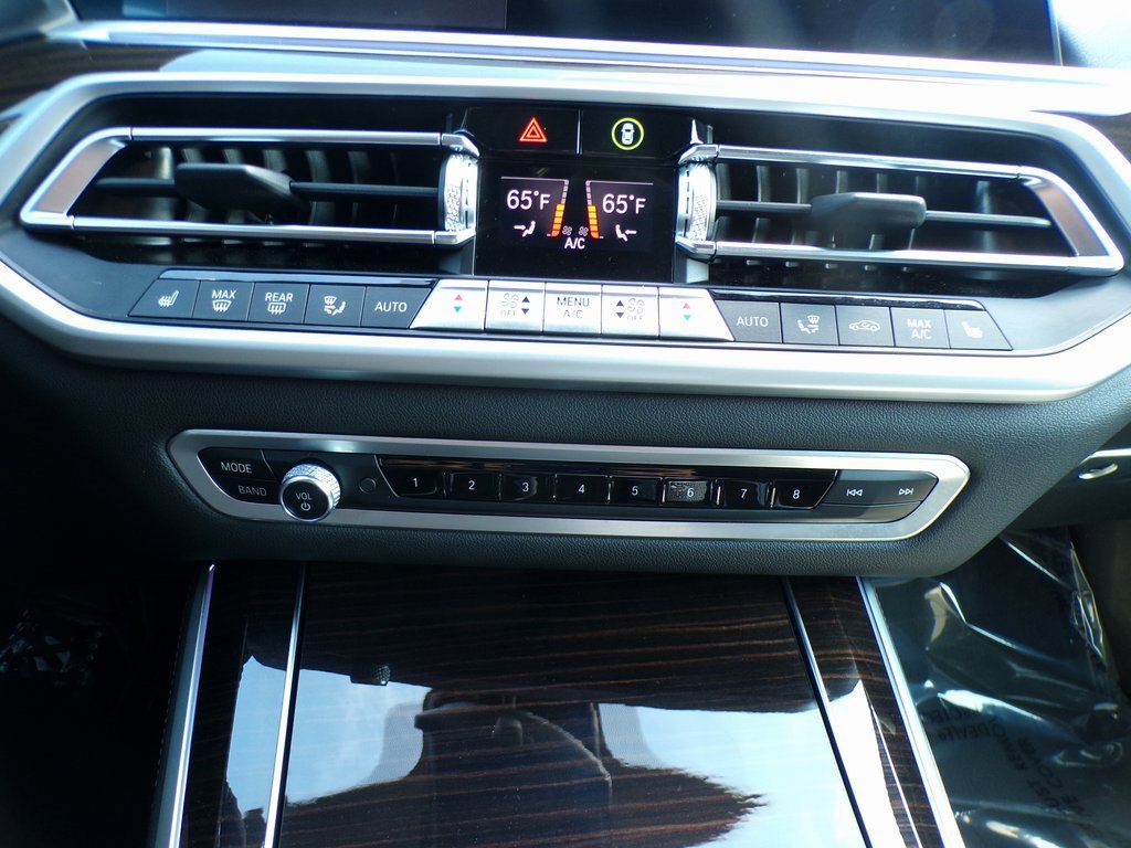 Used 2021 BMW X5 xDrive40i w/ M Sport Package image 17