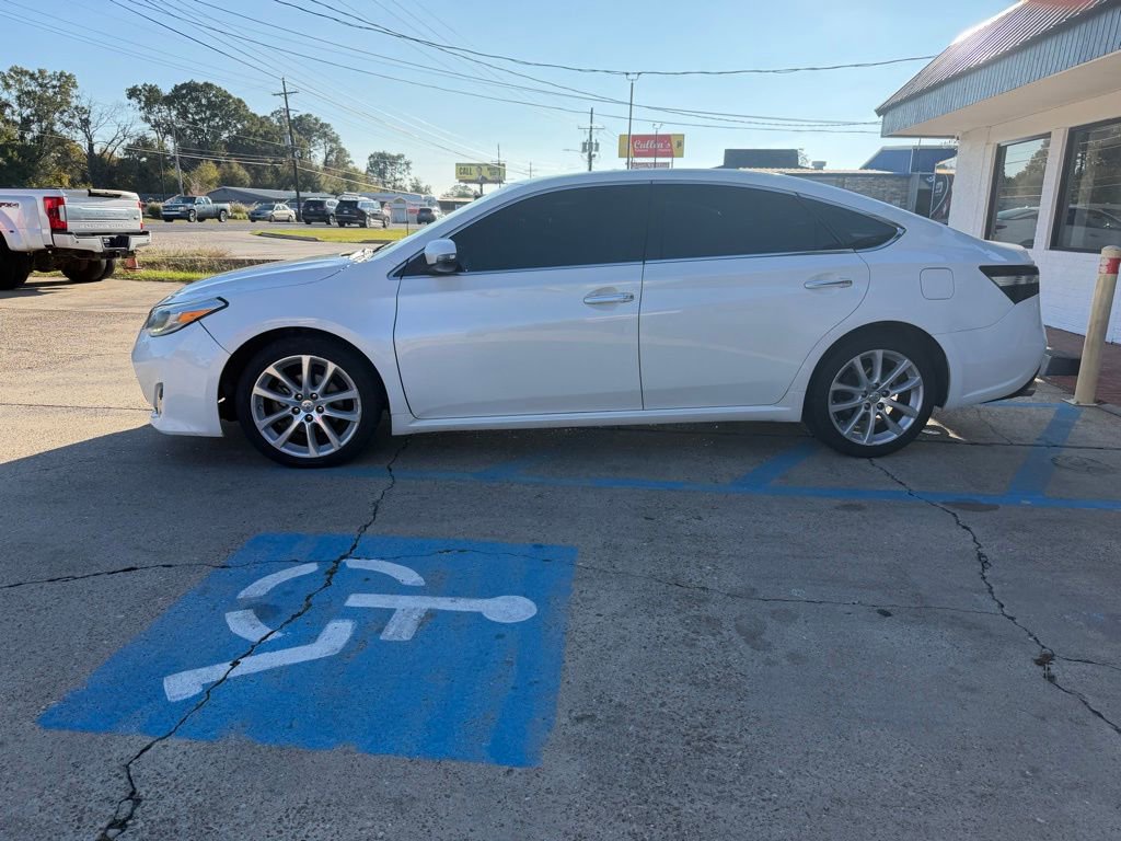 Used 2015 Toyota Avalon Limited image 4