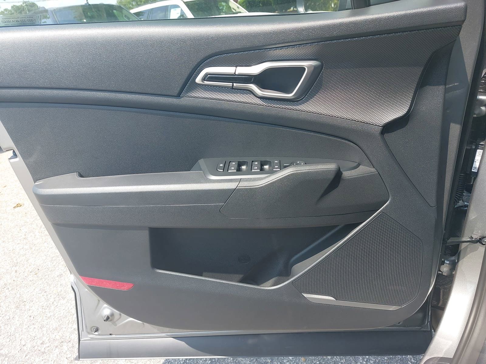 New 2025 Kia Sportage LX FWD image 27