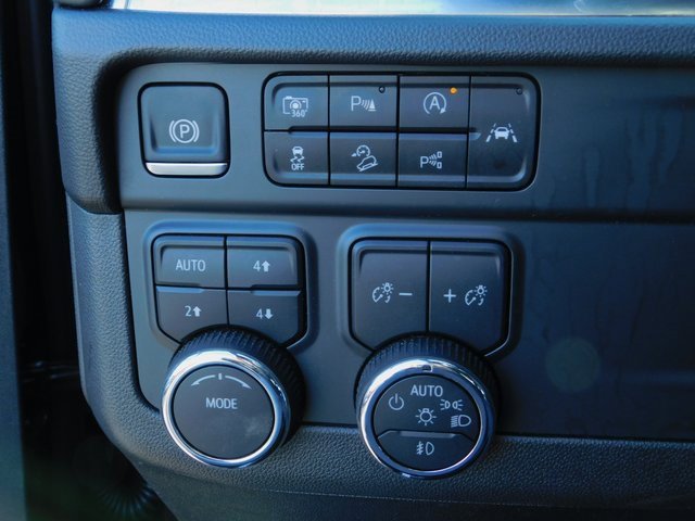 Used 2025 Chevrolet Tahoe Z71 image 36