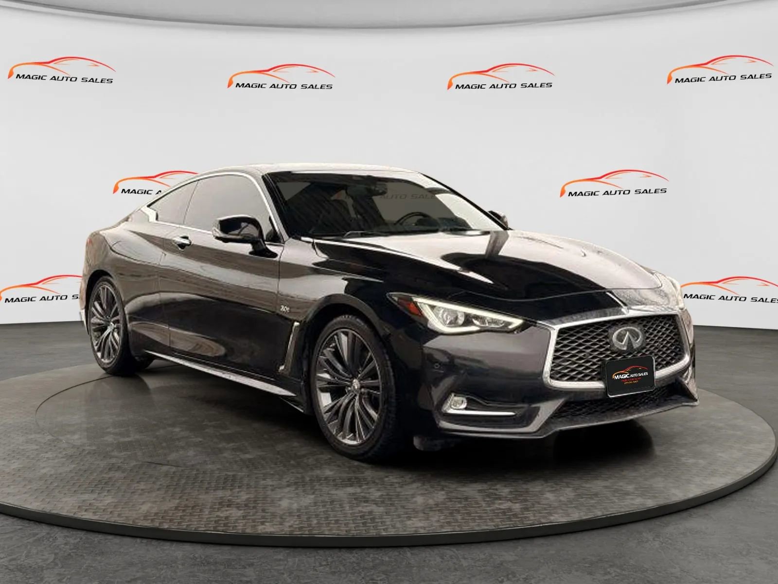 Used 2018 INFINITI Q60 3.0t Luxe w/ Sensory Package 3.0T Luxe image 4