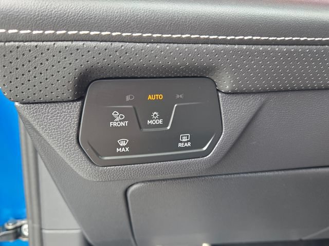 Used 2025 Volkswagen Atlas Cross Sport SEL Premium R-Line AWD/4WD image 29