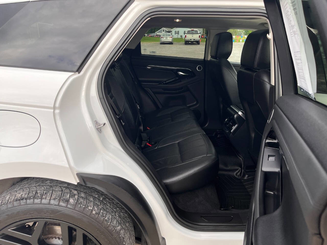 Used 2023 Land Rover Range Rover Evoque SE AWD/4WD image 13